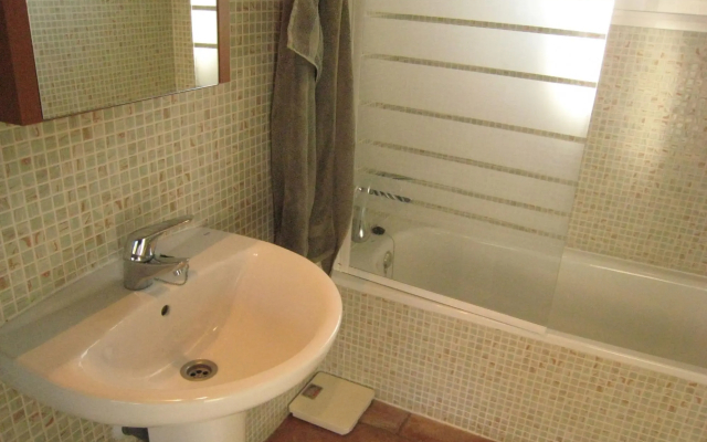 Pleasant Villa in Arenas with jacuzzi