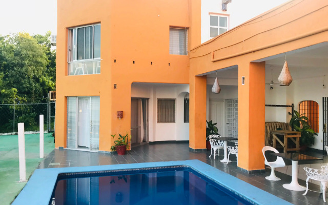 Casa Mexicana La Reyna