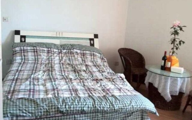 Kunming Harbor Home Hostel