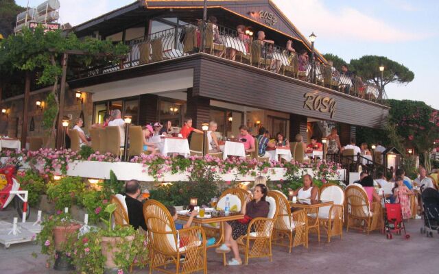 Rosy Suites Hotel