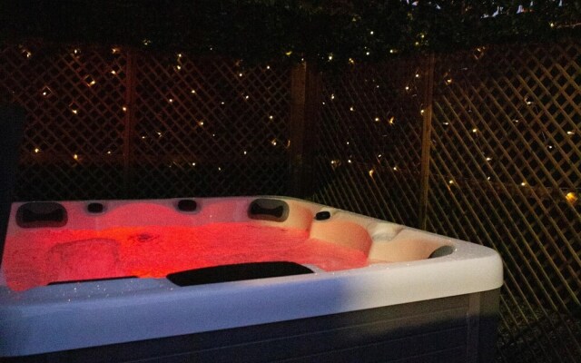The Gathering Liver House - Hot Tub - Near Liverpool