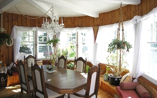Auberge Bonne Nuit-Bonjour Bed & Breakfast