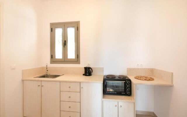 Marina Vista Luxury Studio suites Beach front