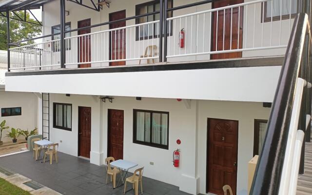 Alona Whitehouses Resort