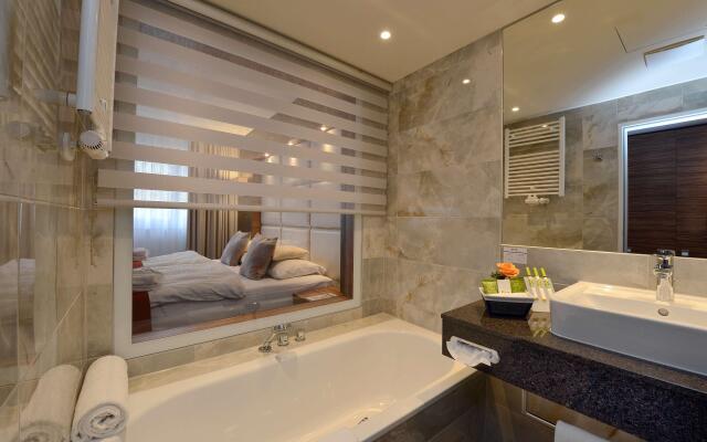 Best Western Plus Delta Park Hotel