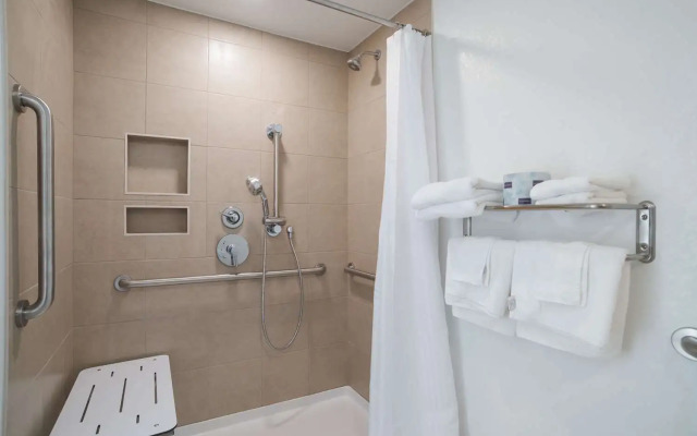 Rodeway Inn at Somers Cove Marina