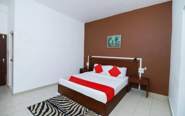 The Kings Bay Hotel by OYO Rooms