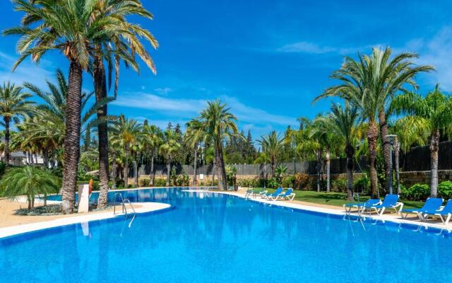 300 SQM Penthouse · Private Swimming pool · BBQ · WiFi