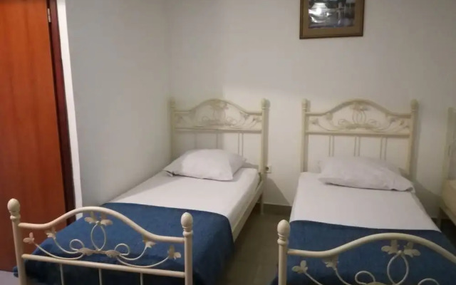 Rooms Villa Garden - Hostel
