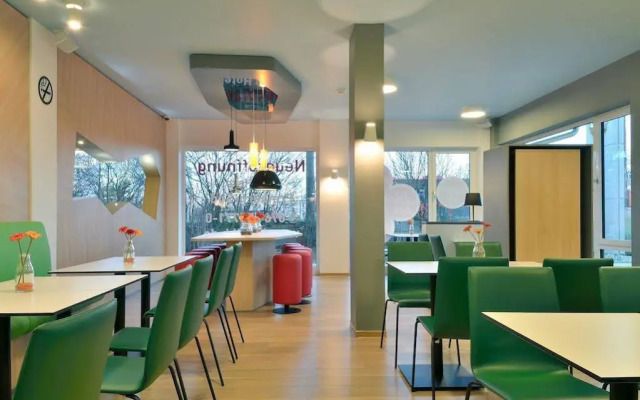 B&B Hotel Freiburg-Süd