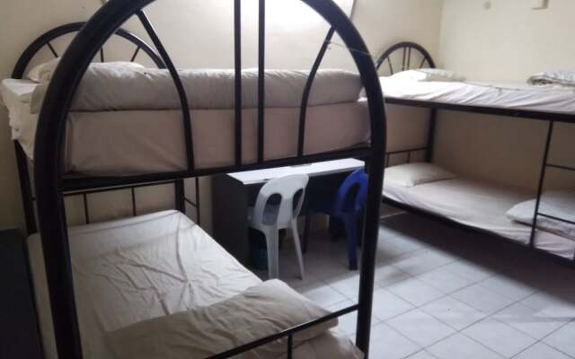 OYO 90376 Centre Point Hotel