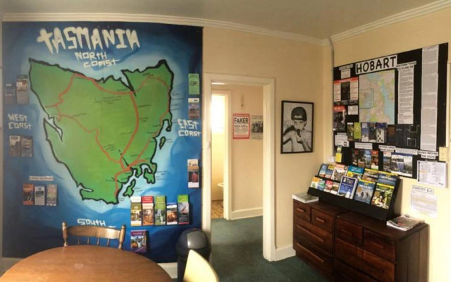 The Waratah Hotel