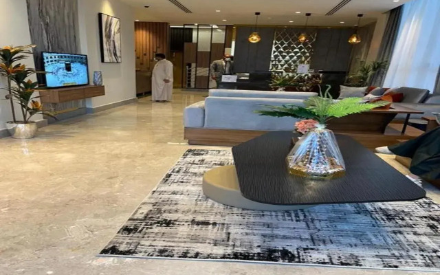 Round furnished apartment