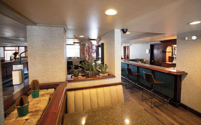 Oxford Inn & Suites Lancaster