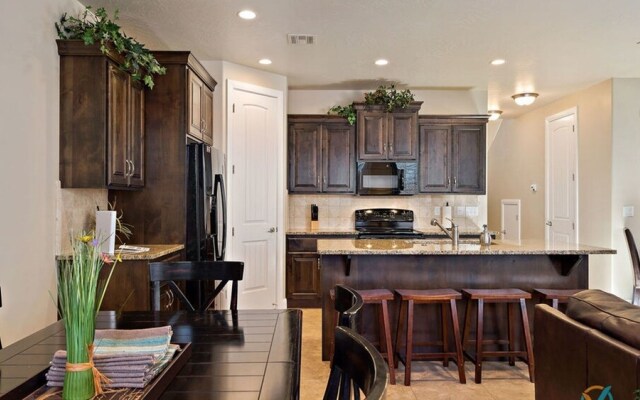Bike-on-inn 3 Bedroom Apts by RedAwning