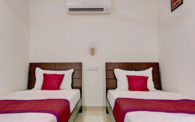 OYO 10595 Hotel Mirras