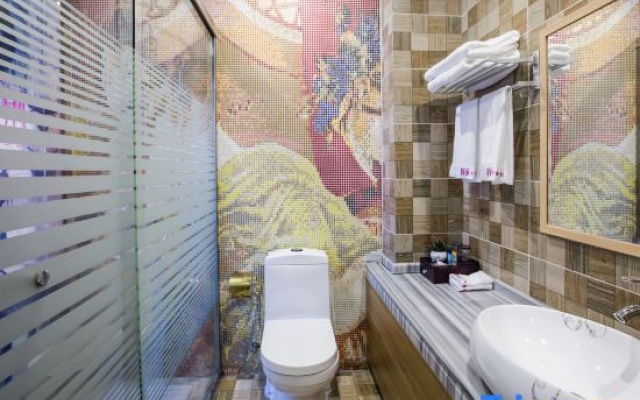 Yueyang Qingcheng Theme Hotel – Bathroom – Yueyang