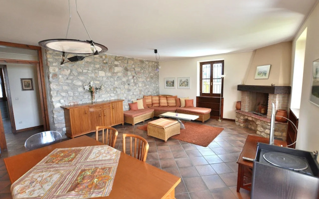 Apartment With Pool Ai Pignoi 1st floor