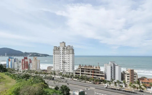 2BR Seaview apt Near Itapema Beach Sem501