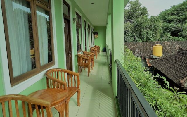 OYO 2456 Purnama House Kuta