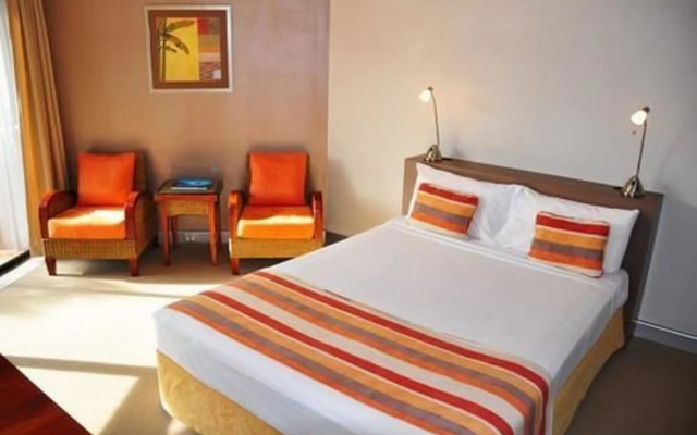 Waters Edge The Strand