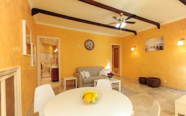 Royal Negresco - 5 Stars Holiday House