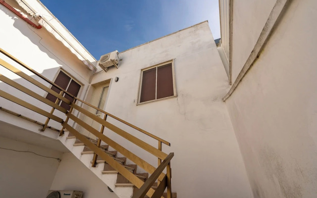 Onde Dorate in Centre, Close to Beach