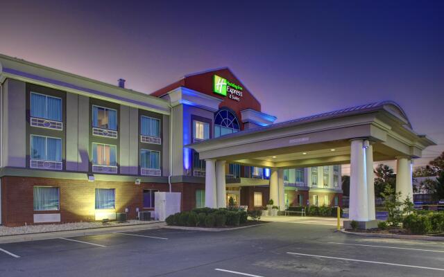 Holiday Inn Express Hotel & Suites Emporia, an IHG Hotel