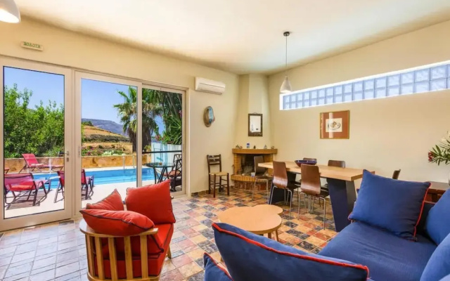 Villa in Episkopi With Private Pool