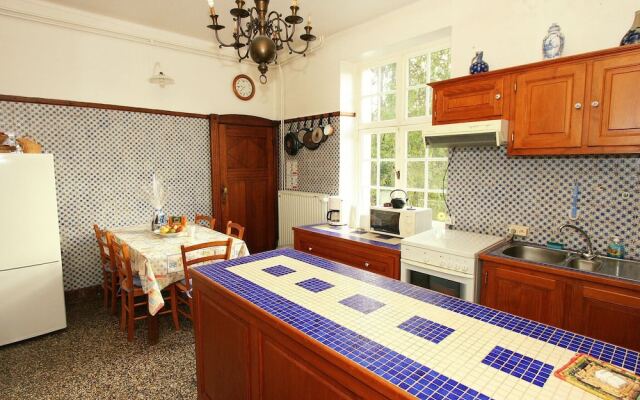 Quaint Holiday Home with Jacuzzi in Bouillon Ardennes