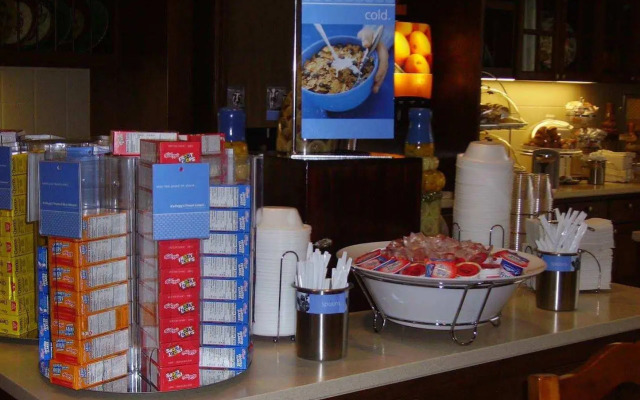 Hampton Inn & Suites Kansas City-Country Club Plaza