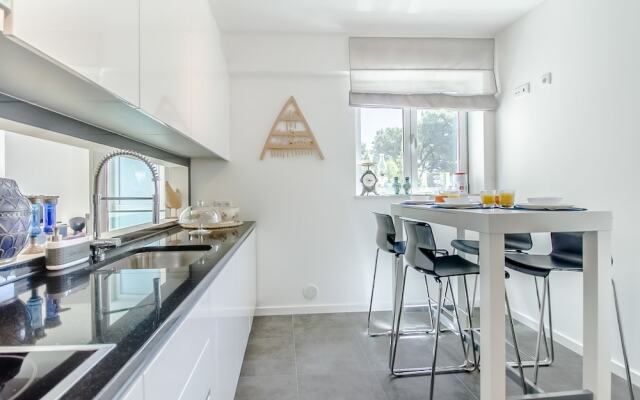 Luxury Beach Experience in Lisbon