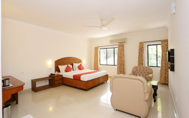 Capital O 19742 Hotel Dona Castle