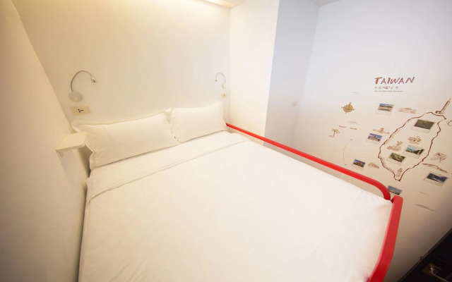 SleepBox Hotel - Ximen