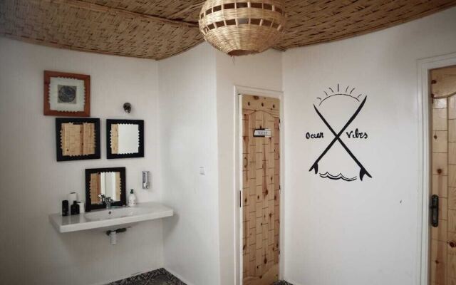 BigBlue Hostel Surf & Coworking