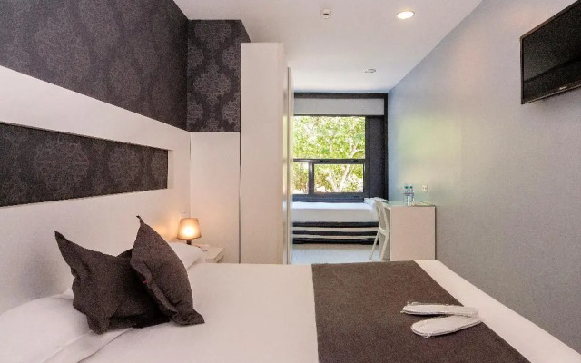 Отель Barna House Hotel