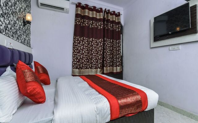 OYO 15764 Hotel Akash Continental