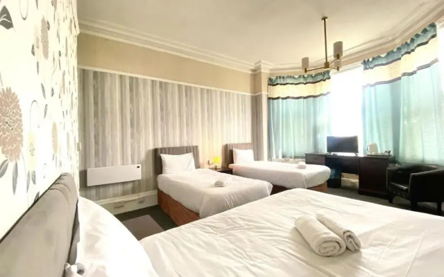 The Carlton Hotel