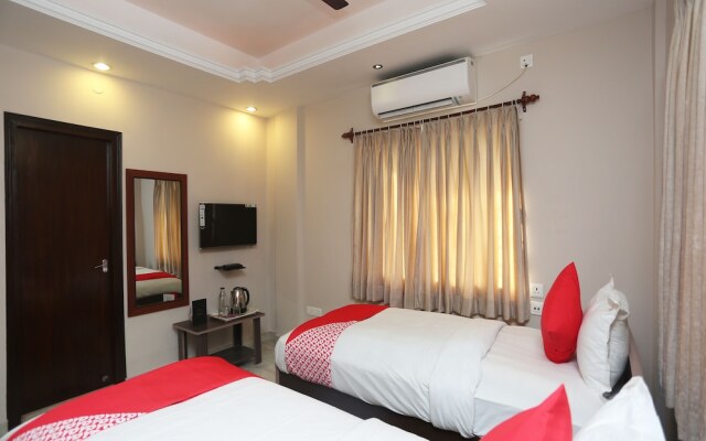 Oyo 19855 B S Guest House