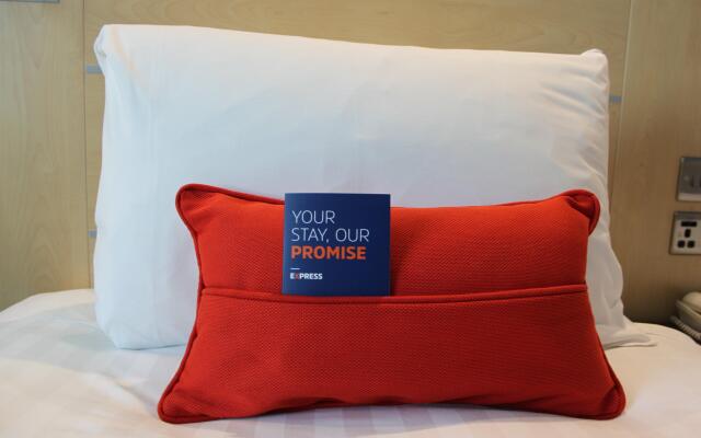 Holiday Inn Express Cardiff Airport by IHG