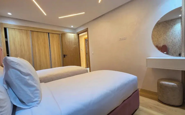 Luxury Living - Near to football stadium