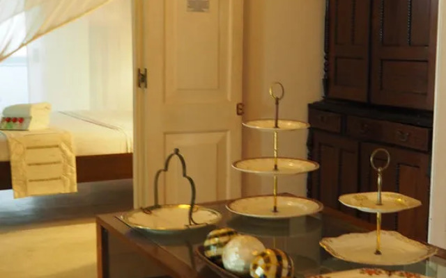 Royce Hotel