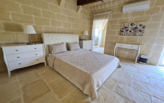 Farmhouse Villa in Gozo With Large Pool & Garden