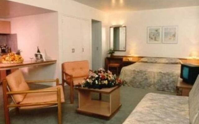 Hotel Cristina Suites