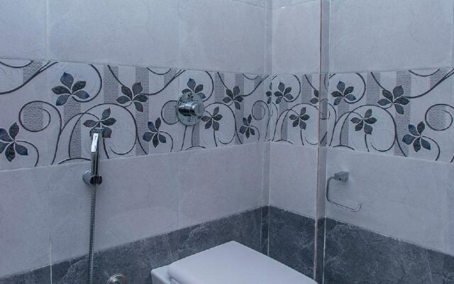 Hotel Golden Arch By OYO Rooms