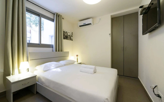 Dizengoff Inn