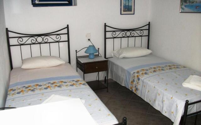 Floras Rooms and Studios