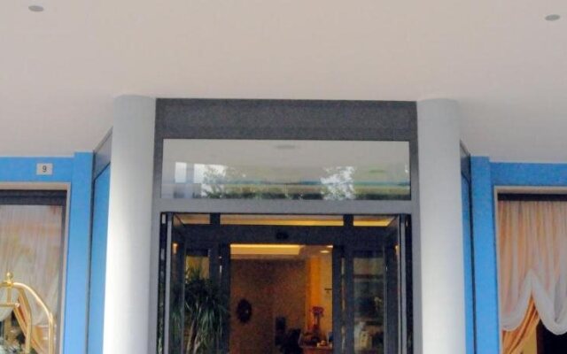 Hotel Crystal