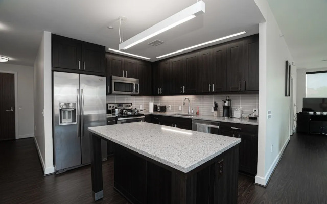 SoBe Belmont St Apartments