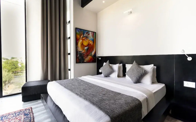 OYO 11166 The Saneer Boutique Hotel